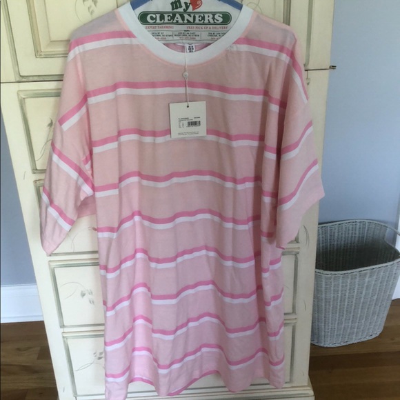 Missguided Dresses & Skirts - NWT MISSGUIDED pink striped t shirt dress